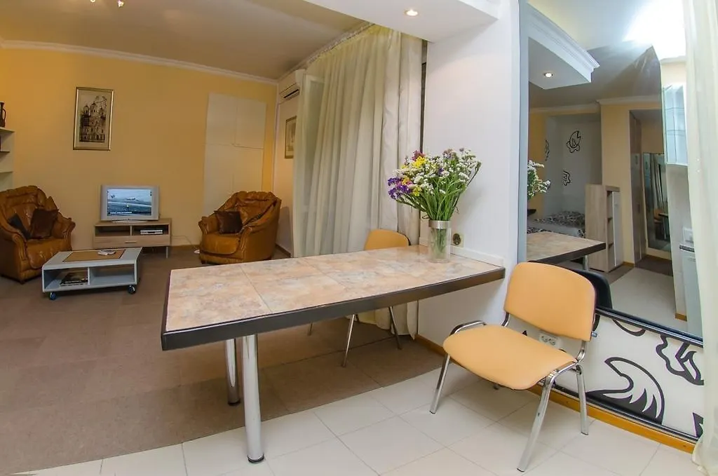 Apartment Triokhsviatytelskaya Street 3 Kiev Ukraine