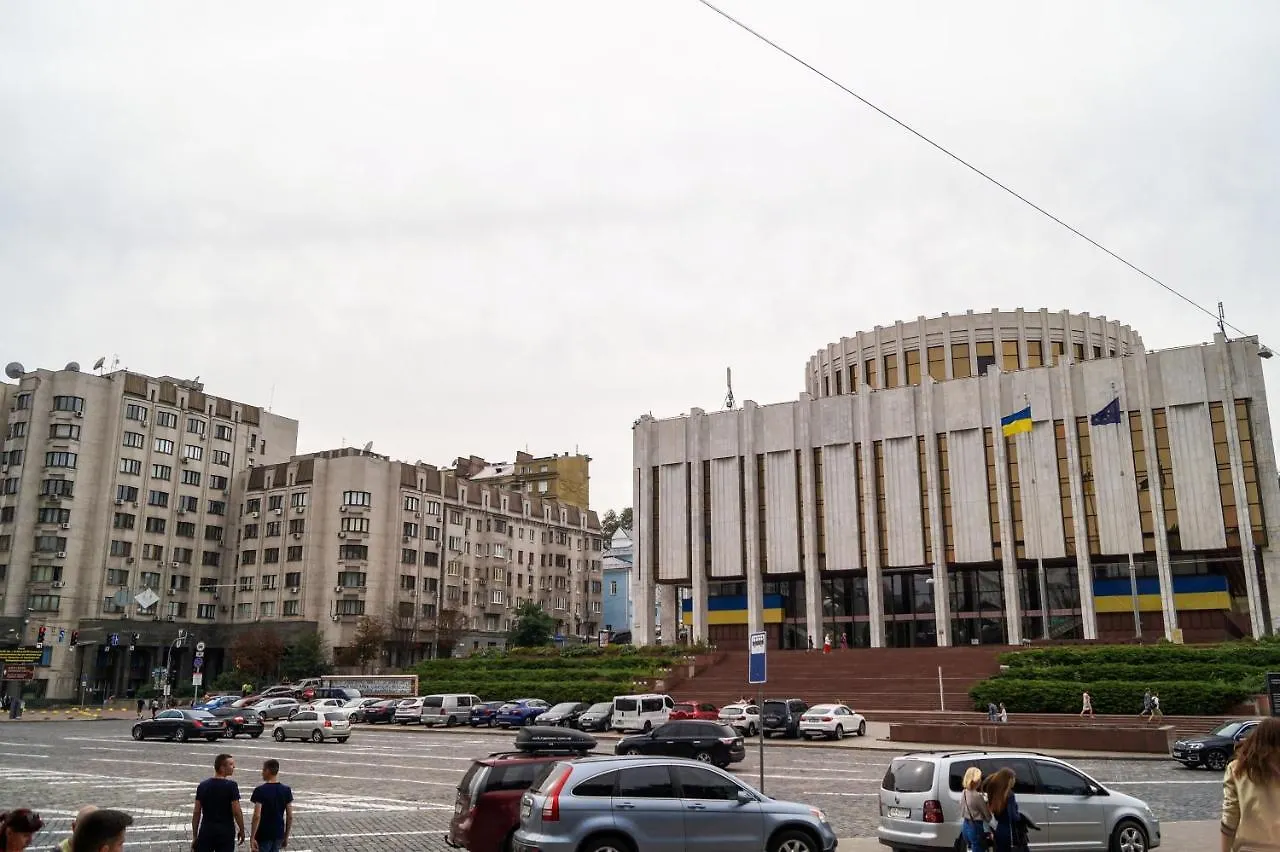 Apartment Triokhsviatytelskaya Street 3 Kiev