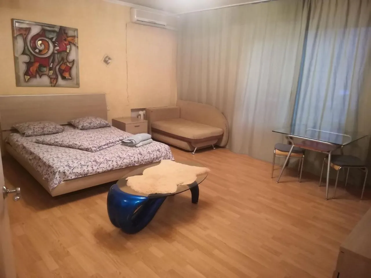 Apartment Triokhsviatytelskaya Street 3 キエフ ウクライナ